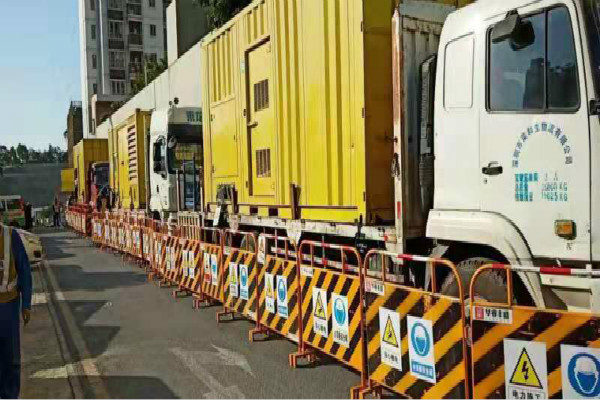 大停電廣晟工業(yè)園租賃多臺(tái)發(fā)電機(jī)組