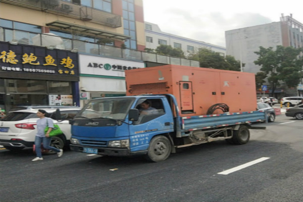 河源柴油發(fā)電機一天一個價，充電LED燈銷量大增